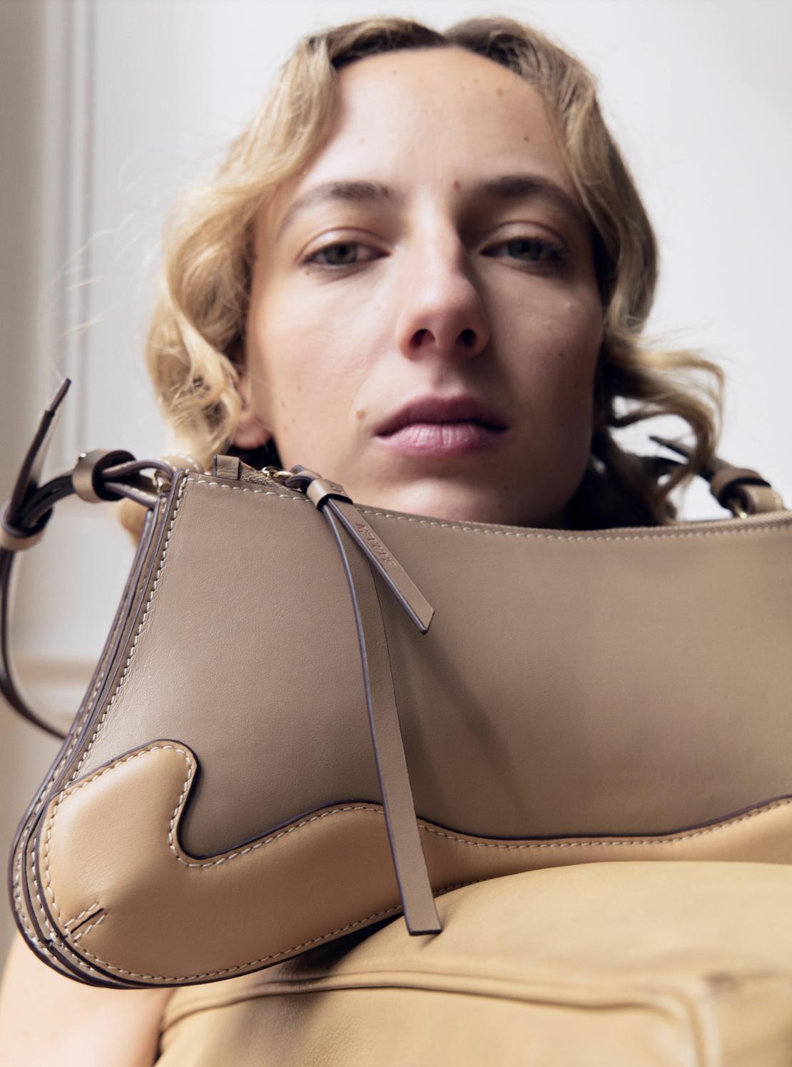 BACIO BAGUETTE - TAUPE/WARM DESERT - Saraén - Parisian Leather Goods Brand